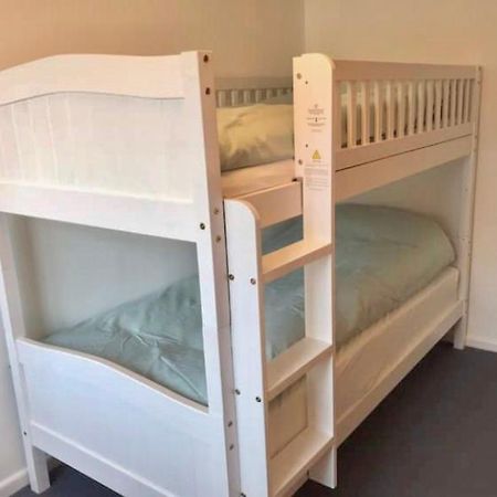Great Price, Lovely Comfy Flat.2 Mins From The Sea Lyme Regis Bagian luar foto